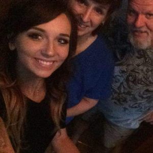 Meet your Posher, Mona